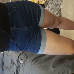 GUESS shorts